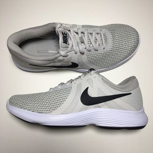Nike Revolution 4 Women’s Sz 8.5